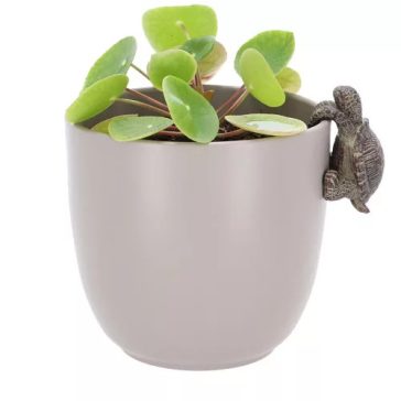 Pot-hanging turtle figurine