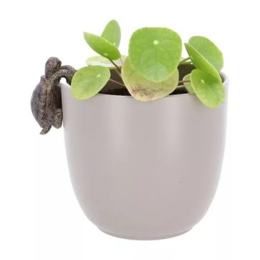 Pot-hanging turtle figurine