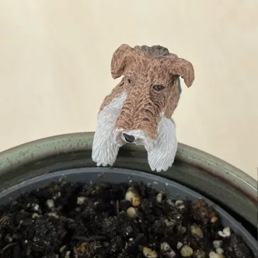 Pot-hanging dog figurine
