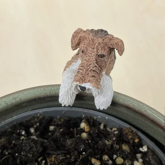 Pot-hanging dog figurine
